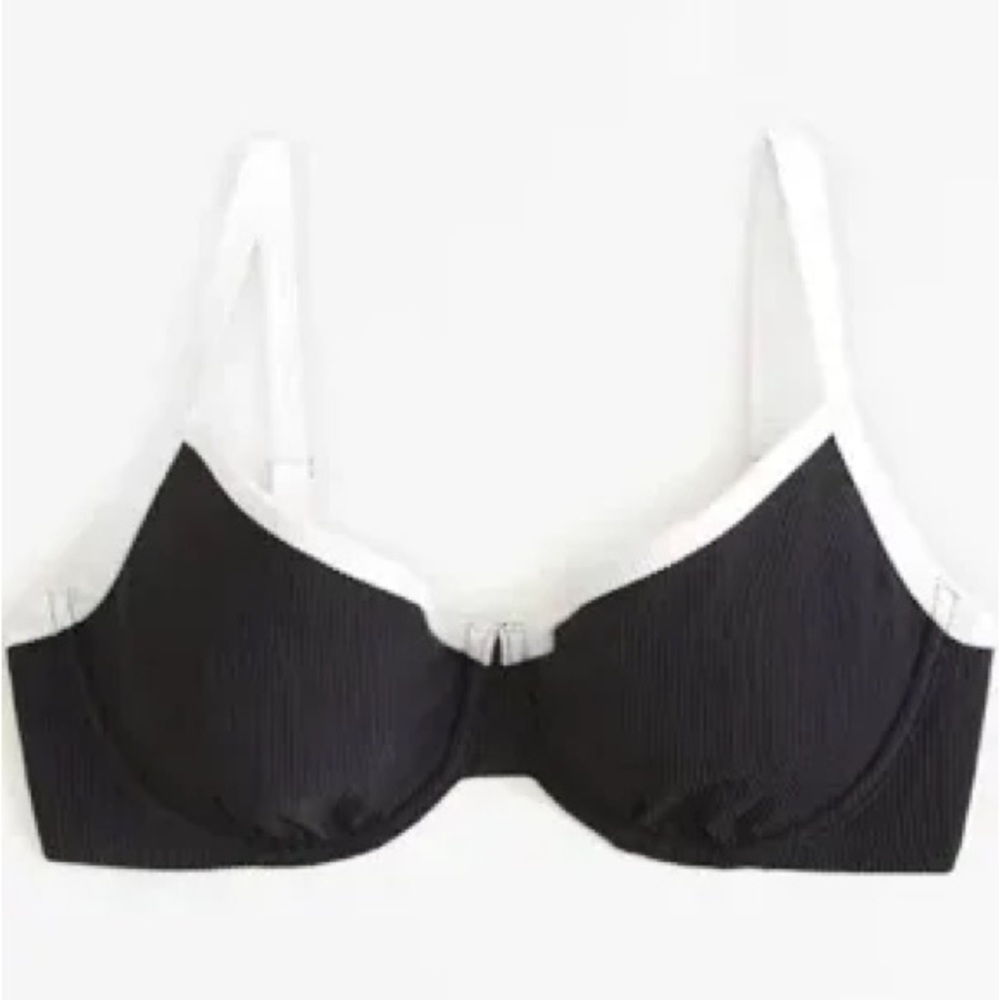 🌹ABERCROMBIE & FITCH “CURVE LOVE” Black & White Ribbed Bikini Top - NWT